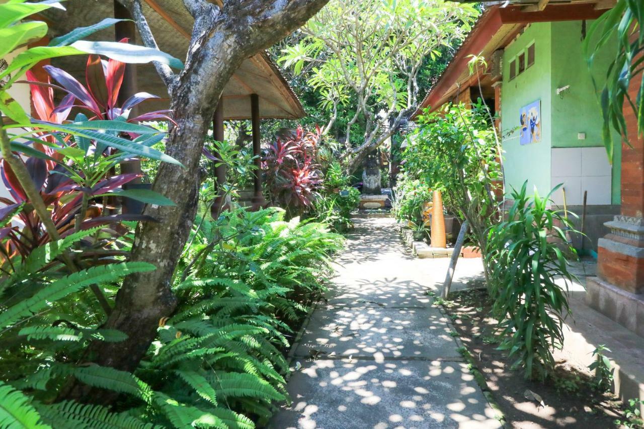 Mertha Jati Hotel Kuta Lombok Exterior foto