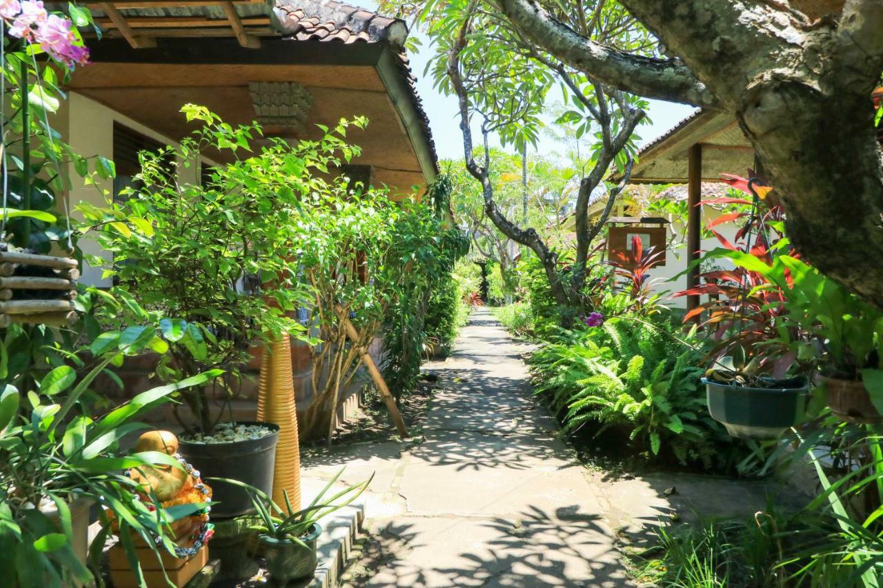 Mertha Jati Hotel Kuta Lombok Exterior foto